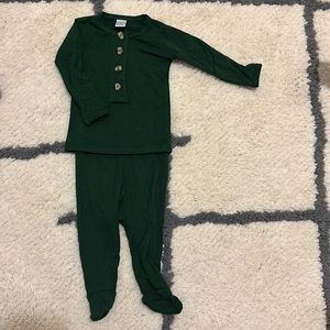 NWOT lou lou company newborn set